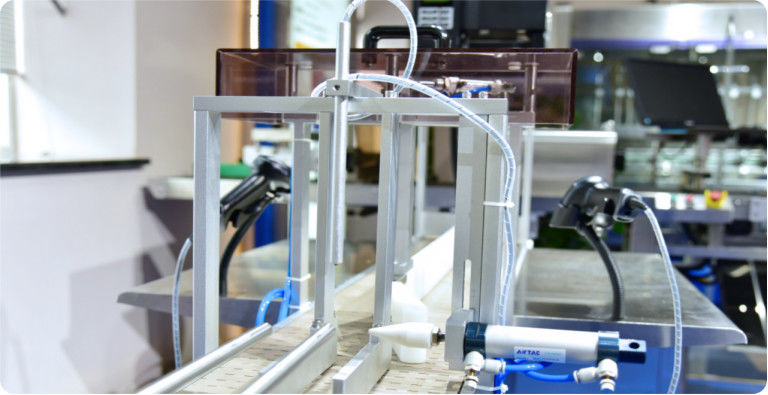 توزیع کننده مایعات شیمیایی فولاد ضد زنگ با دقت پر کردن بالا که تضمین توزیع حجم شیمیایی سازگار است