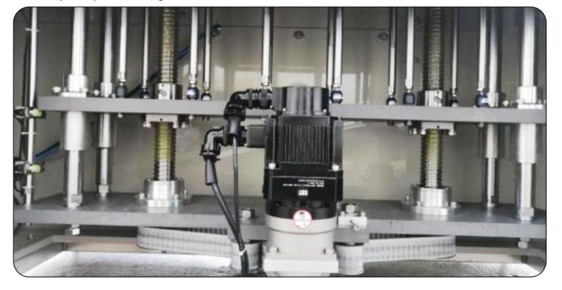 220V50HZ دستگاه پر کردن مخزن آفت کش 5-50 میلی لیتر راه حل ایده آل برای بسته بندی و بطری سازی آفت کش